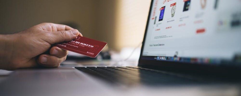 What are gift cards and what are the benefits of offering them in your ecommerce?